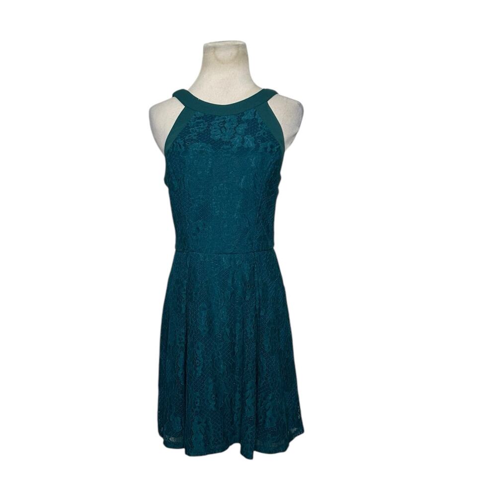Speecheless evergreen lace party mini dress size Medium